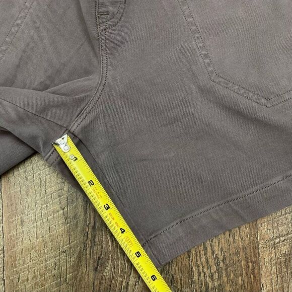 SPANX Stretch Twill 6” Shorts in Smoke Pull On Mid Rise Tummy Shaping Short sz L - Picture 11 of 11